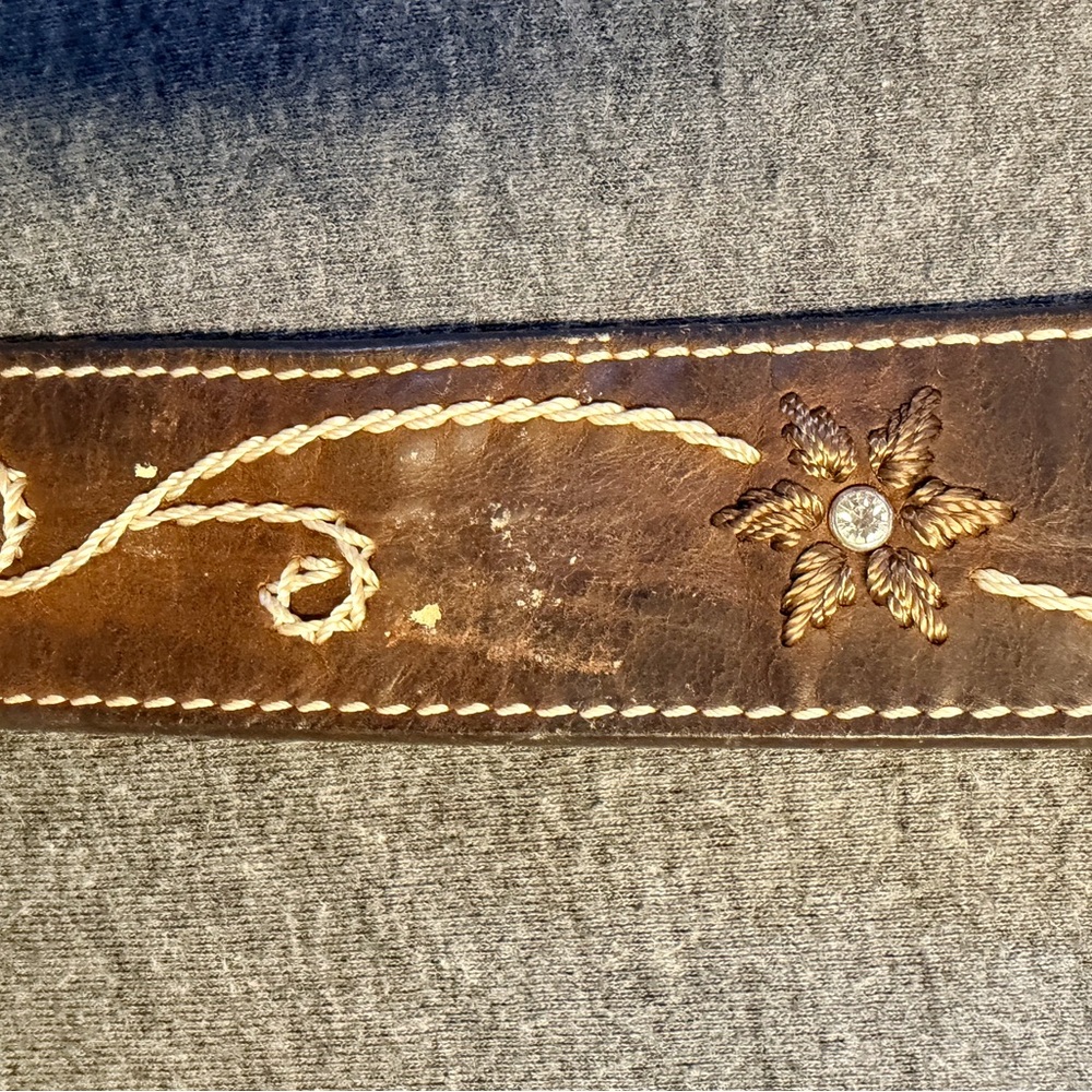 Brown Leather Women's Western Belt with Ornate Silver Buckle - Picture 4 of 8